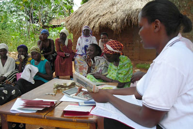 Photo: women finca workers